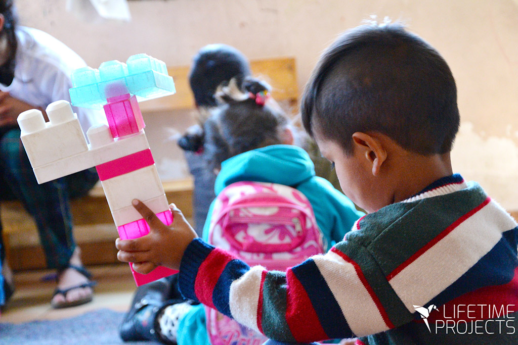 Photo illustrant une mission de Lifetime Projects, dans un orphelinat en Bolivie