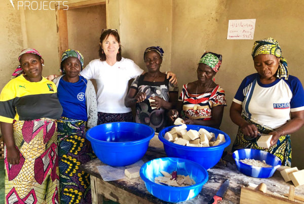 Photo illustrant la mission humanitaire au Cameroun de Lifetime Projects : "Savonnerie artisanale Savons d'Atta"