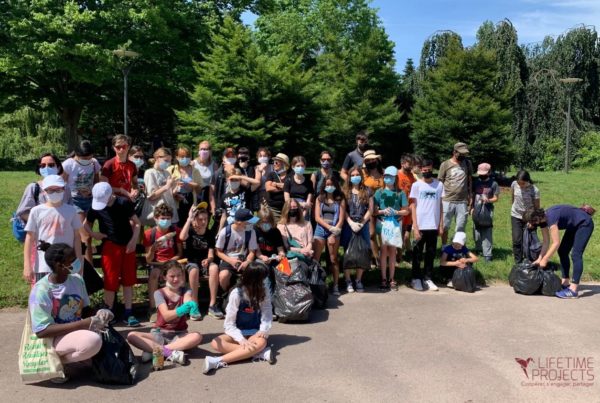 Photo du groupe de ramassage des déchets à Strasbourg, organisé par LifeTime Projects